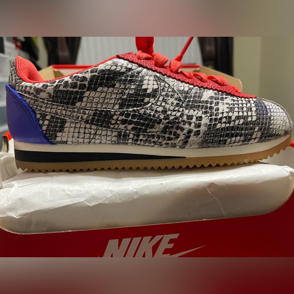 Nike W8.5 Snake Print